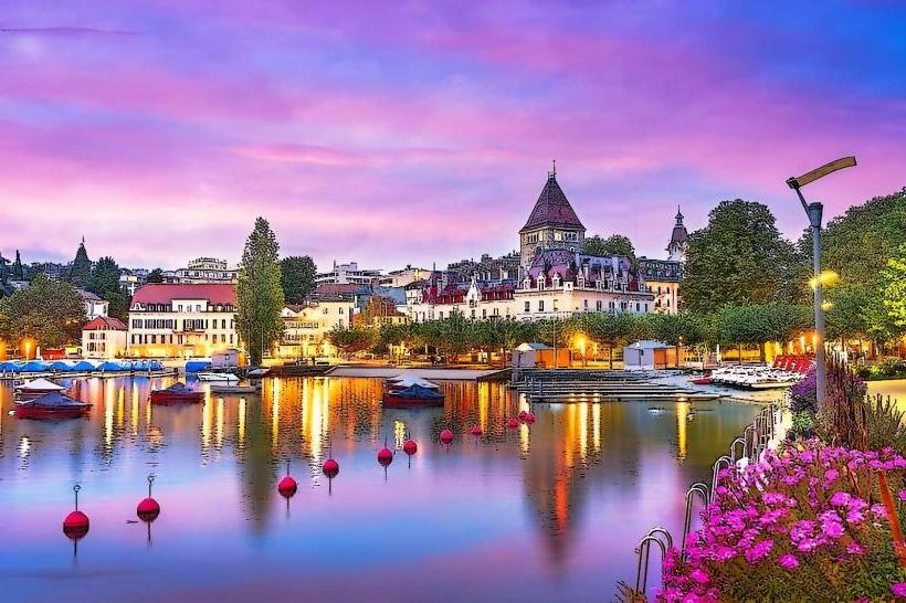 Lake Geneva Promenade