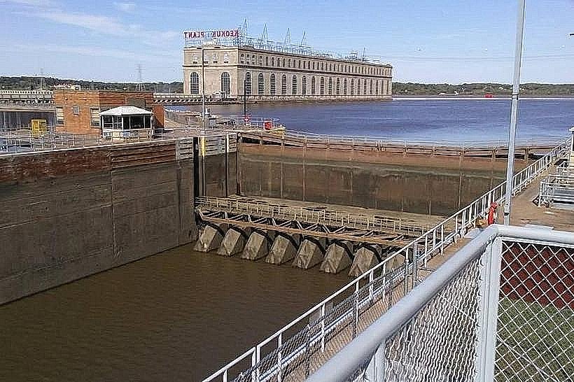 Lock & Dam No. 19