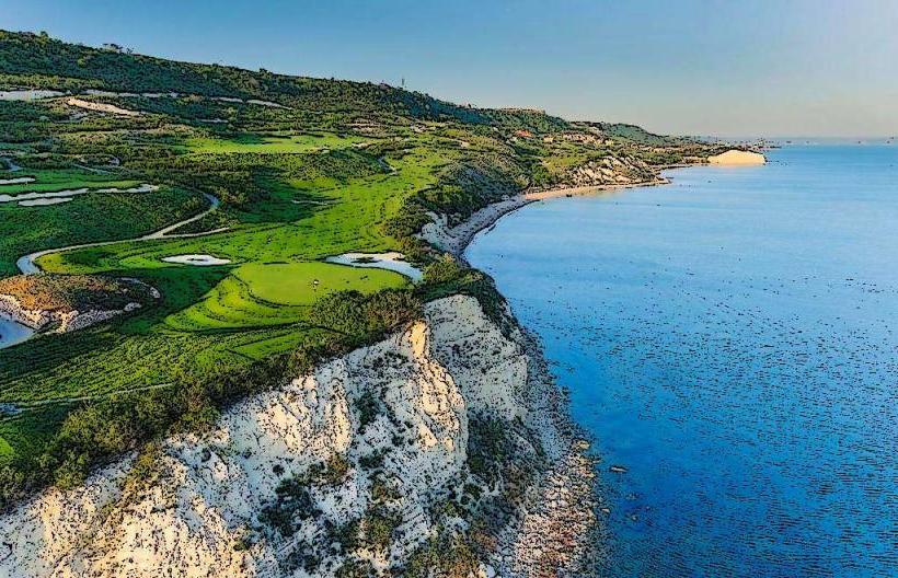 Thracian Cliffs