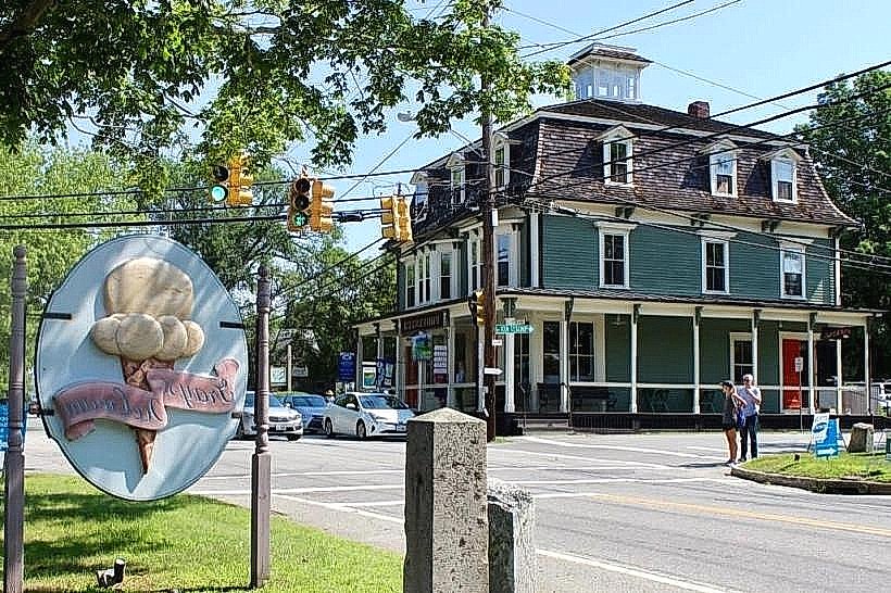 Tiverton Four Corners Historic District