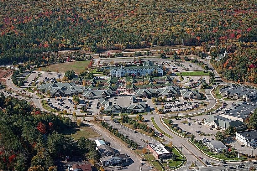 Settlers Green Outlet Village