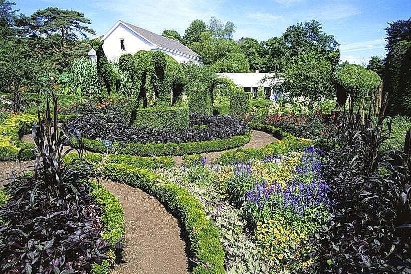 Green Animals Topiary Garden
