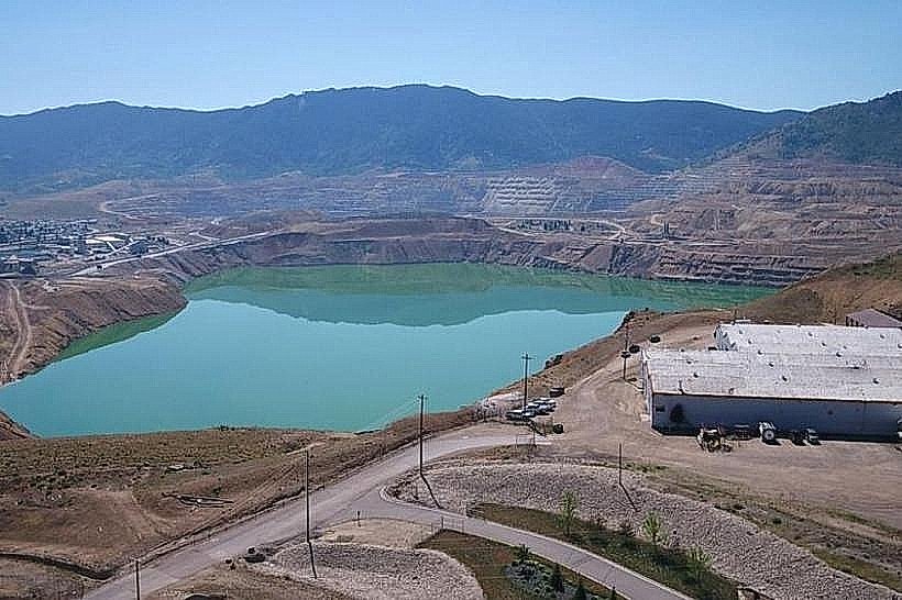 Berkeley Pit Overlook