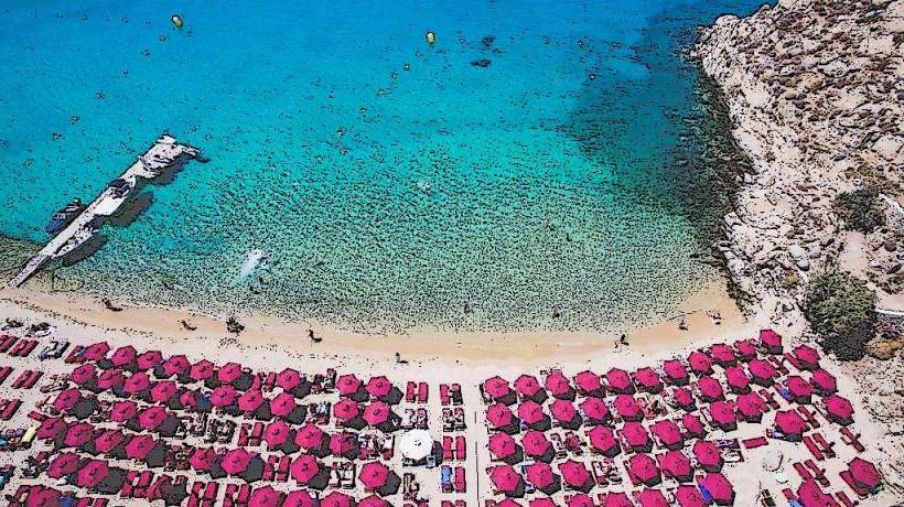 Super Paradise Beach