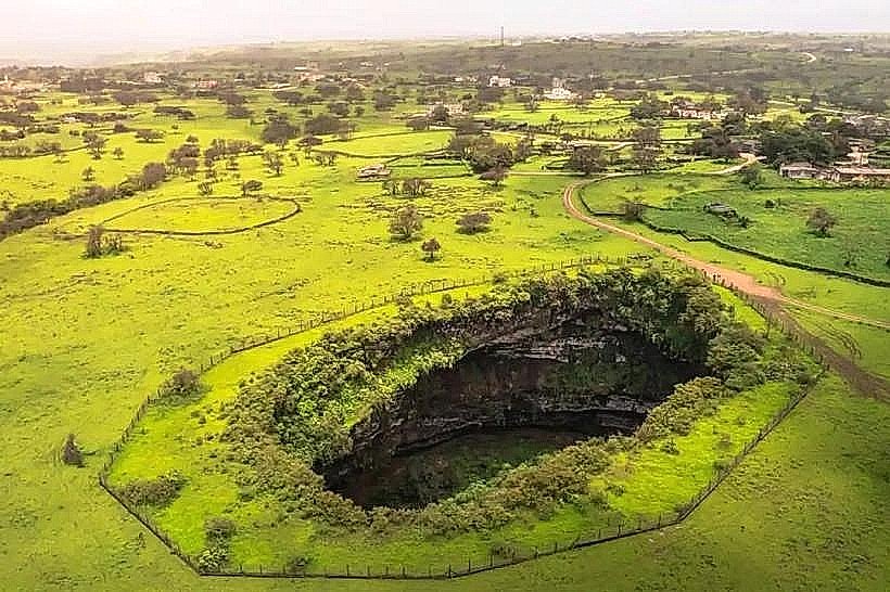 Tawi Attair Sinkhole