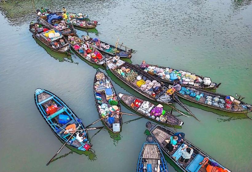 Phong Dien Floating Market