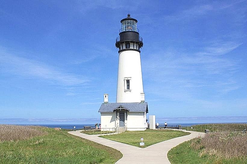 Yaquina Bay Lighthouse
