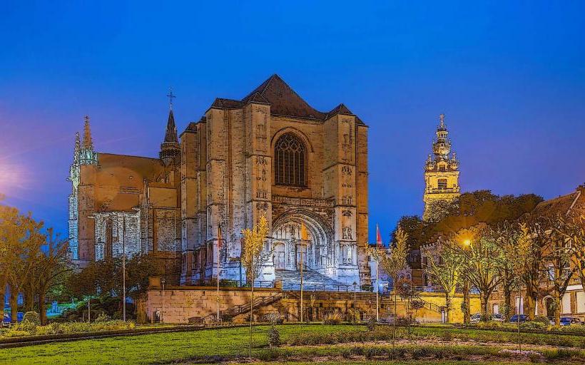 Sainte-Waudru Collegiate Church