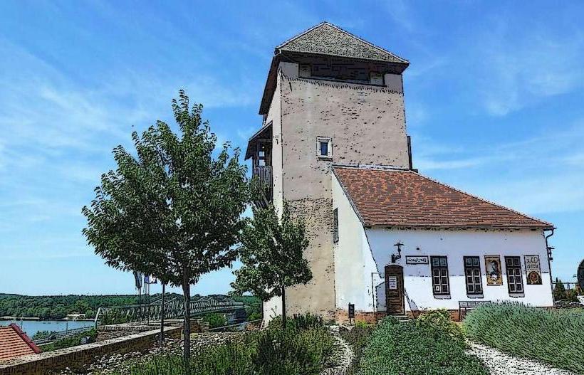 Dunaföldvár Castle (Csonka Tower)