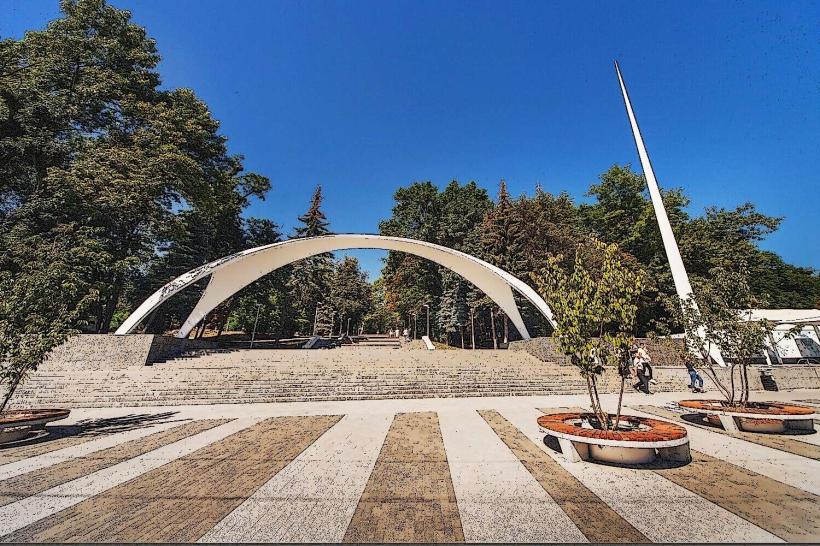 Mykola Leontovych Central City Park