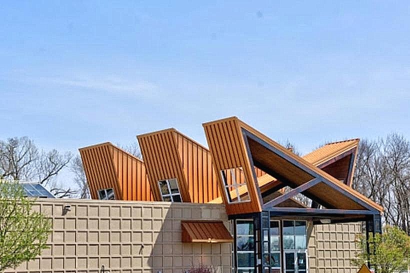 Sertoma Park Butterfly House & Aquarium