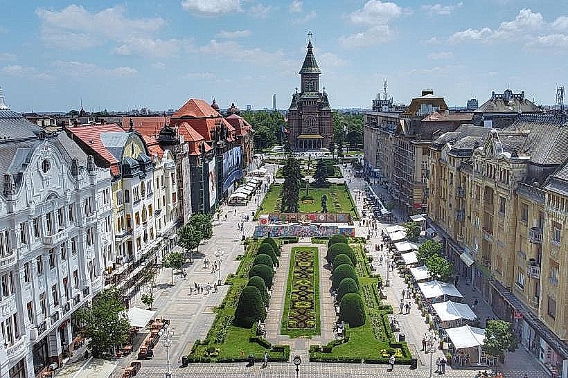 Victory Square (Piața Victoriei)