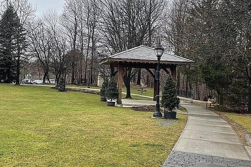 Factory Point Town Green