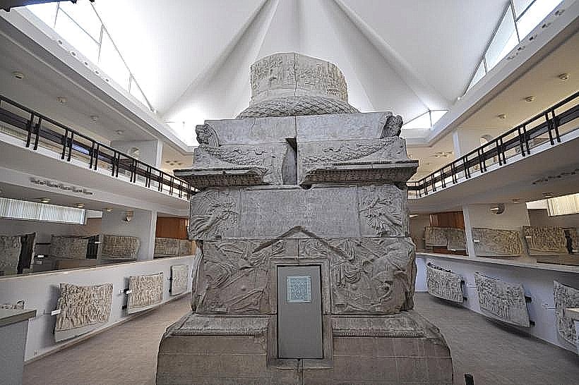 Trajan's Column Replica