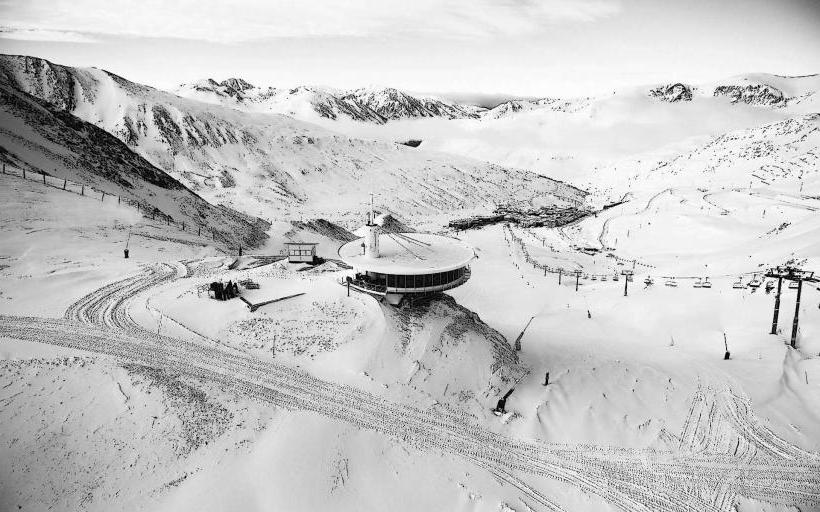 Grau Roig Adventure Center