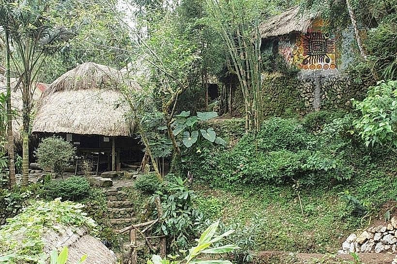 Tam-awan Village