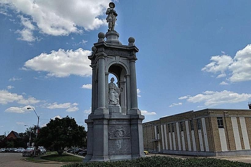 Texarkana Confederate Monument