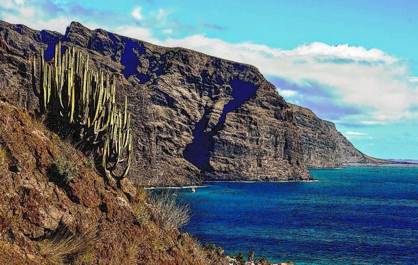 Los Gigantes Cliffs