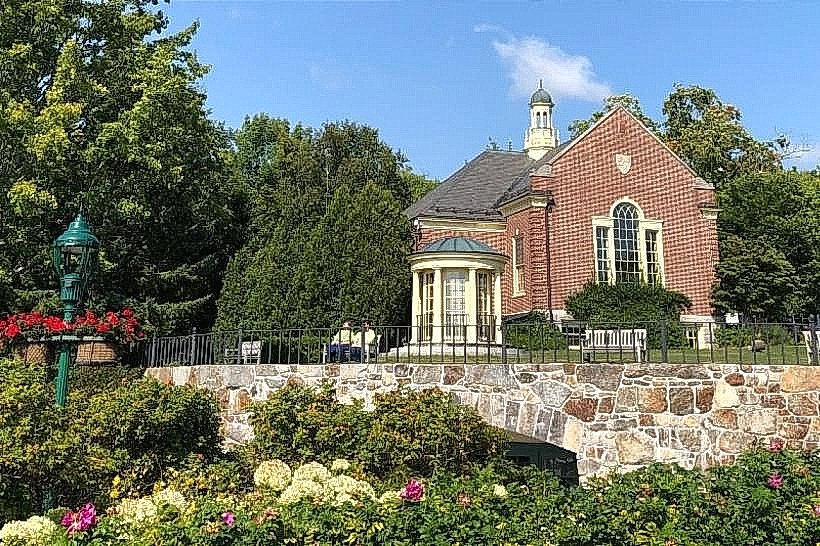 Camden Public Library