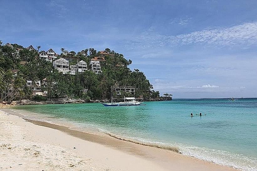 Diniwid Beach
