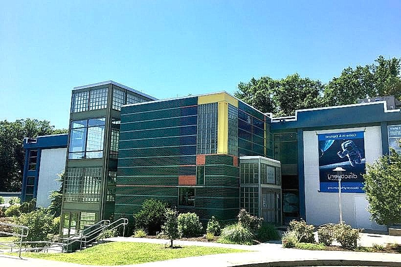 Discovery Museum & Planetarium