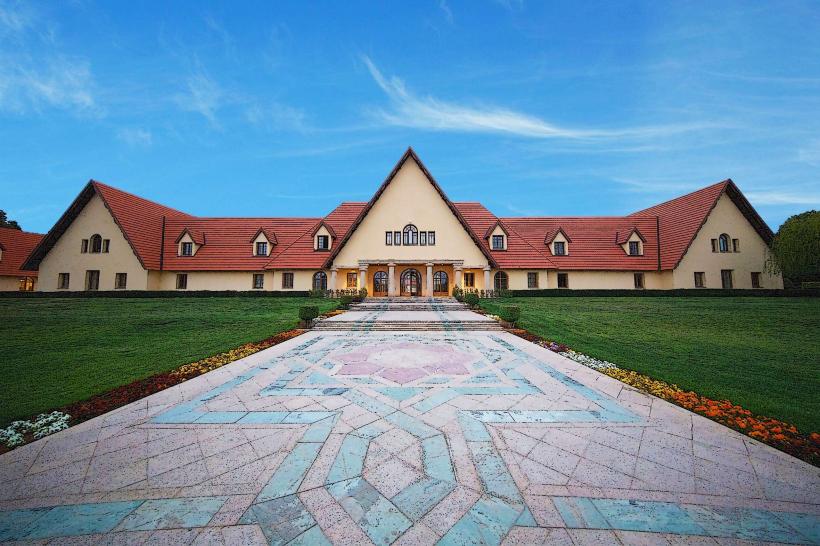 Al Akhawayn University