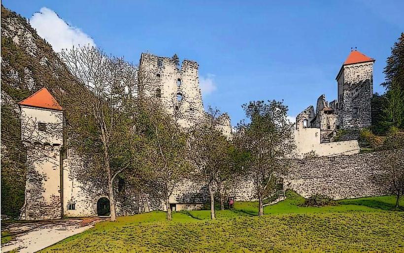 Lipnica Castle Ruins
