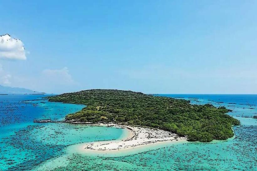 Menjangan Island