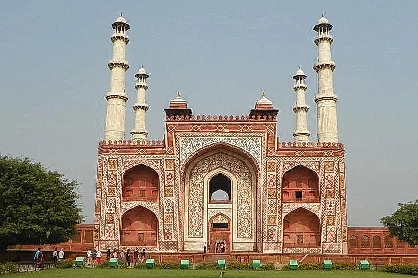 Sikandra (Akbar’s Tomb)