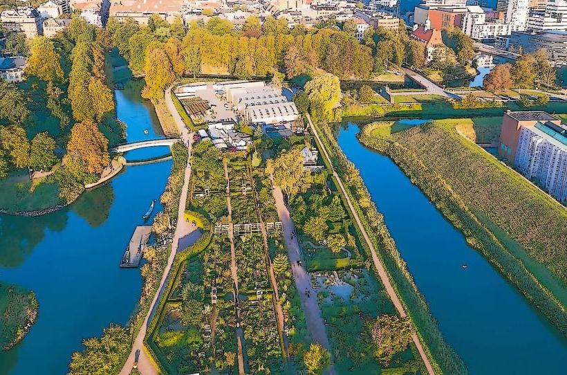 Slottsträdgården Park