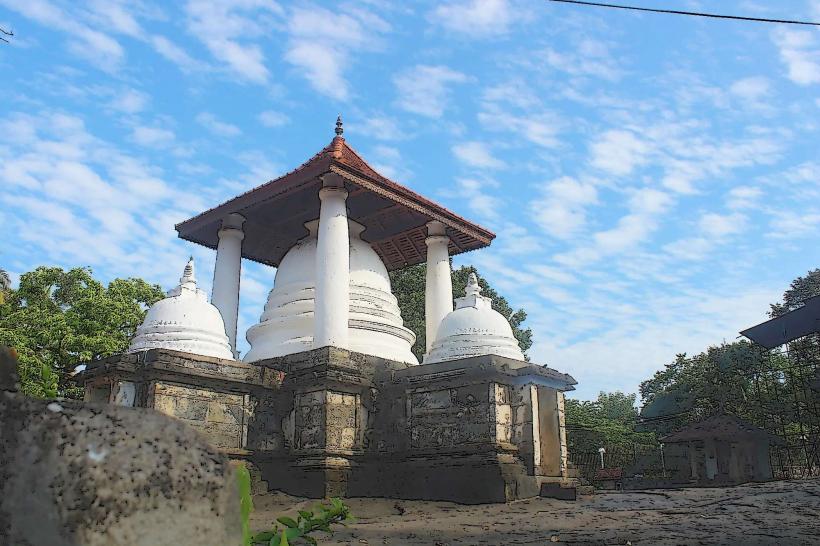 Gadaladeniya Temple