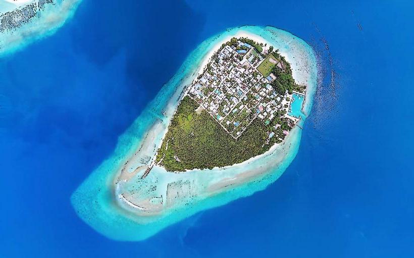 Maalhos Island