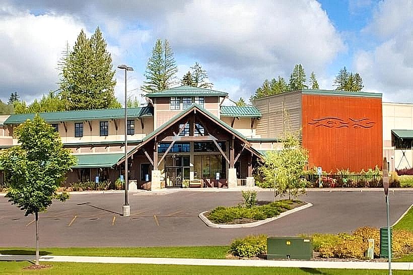 Wave Aquatic and Fitness Center