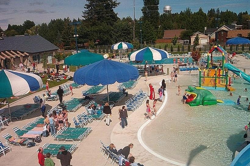 Hamilton-Lowe Aquatics Center