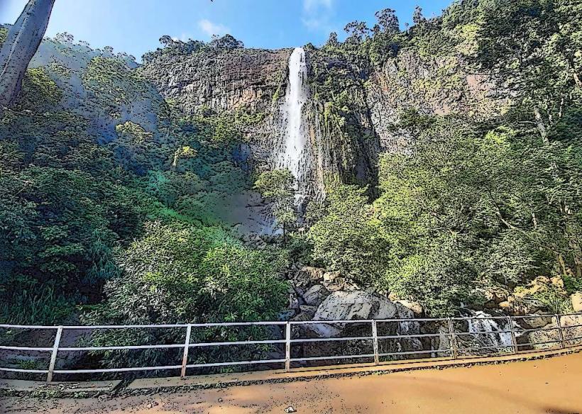 Koslanda Diyaluma Falls