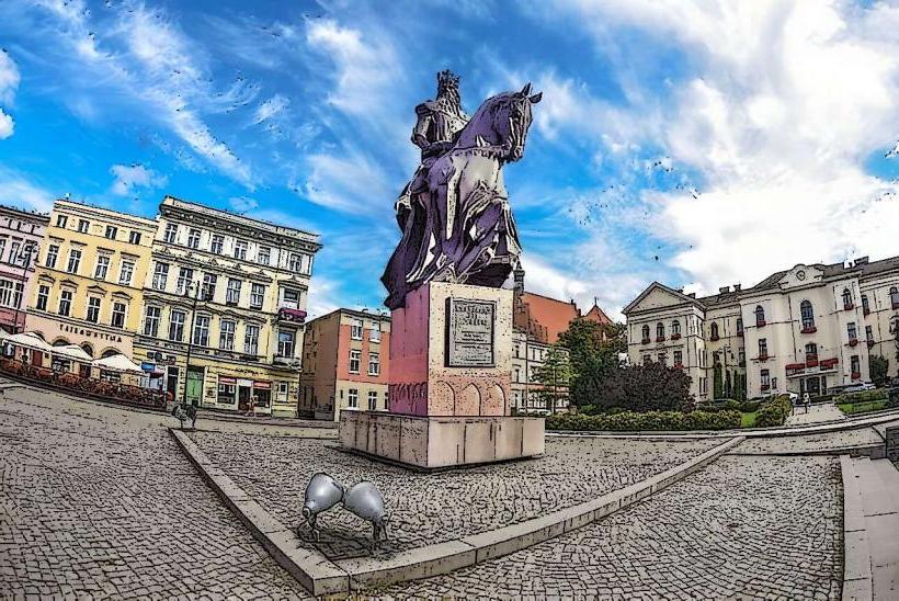 Kazimierz Wielki Monument