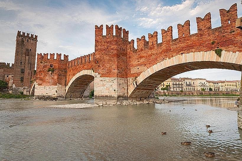Castelvecchio Bridge (Ponte Scaligero)