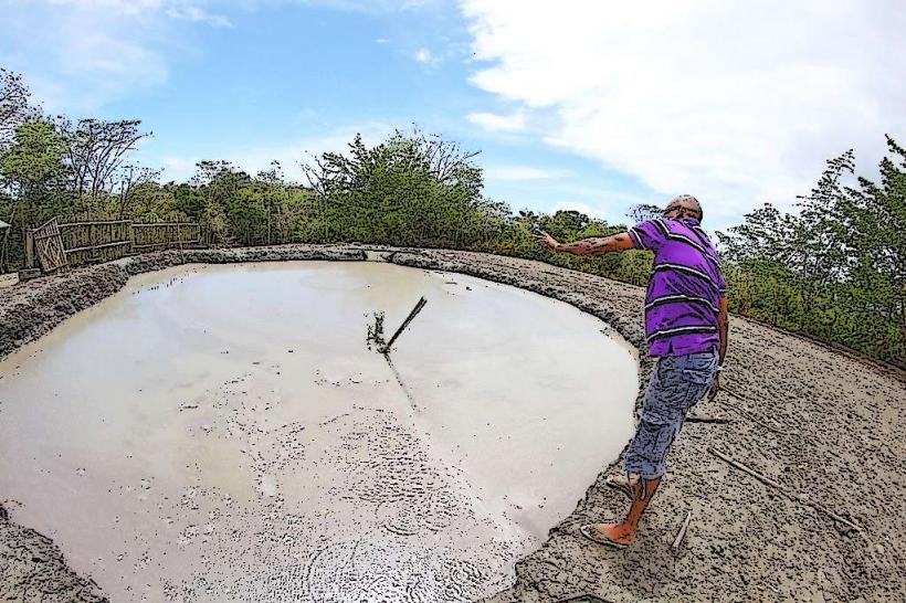 L'eau Michel Mud Volcano
