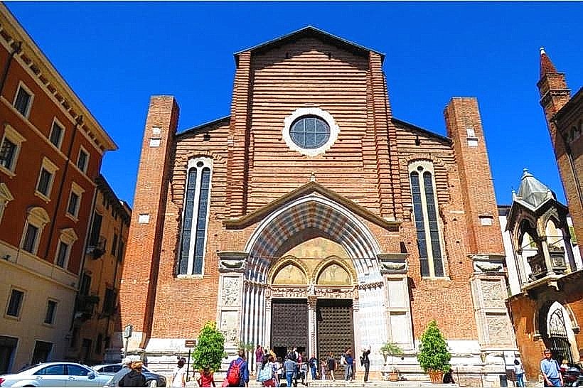 Santa Anastasia Church (Basilica di Sant'Anastasia)