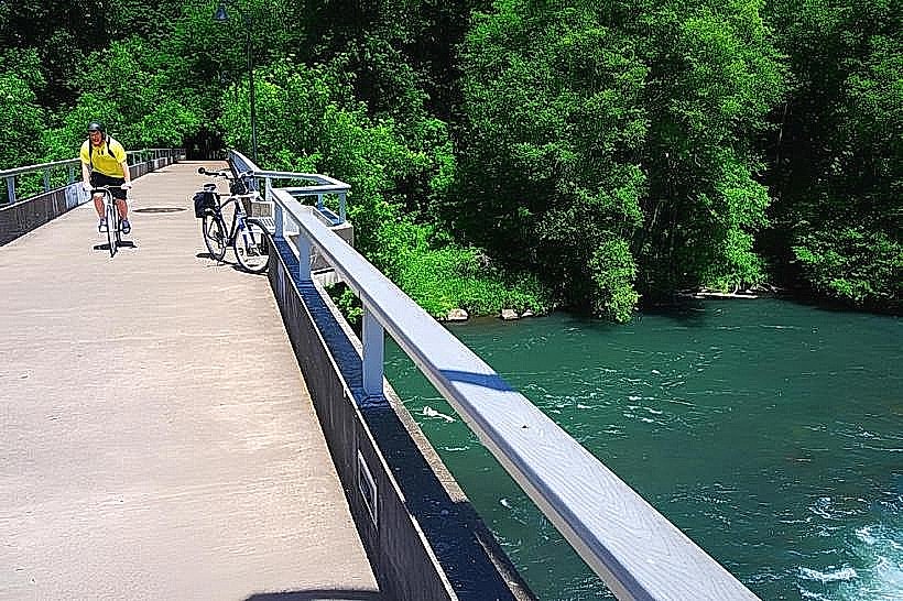 Willamette River Bike Trail
