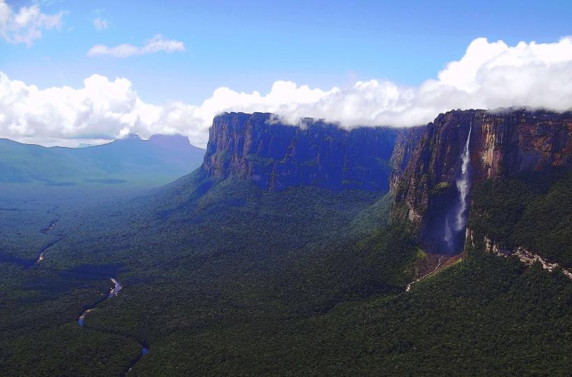 Canyon of the River Churun