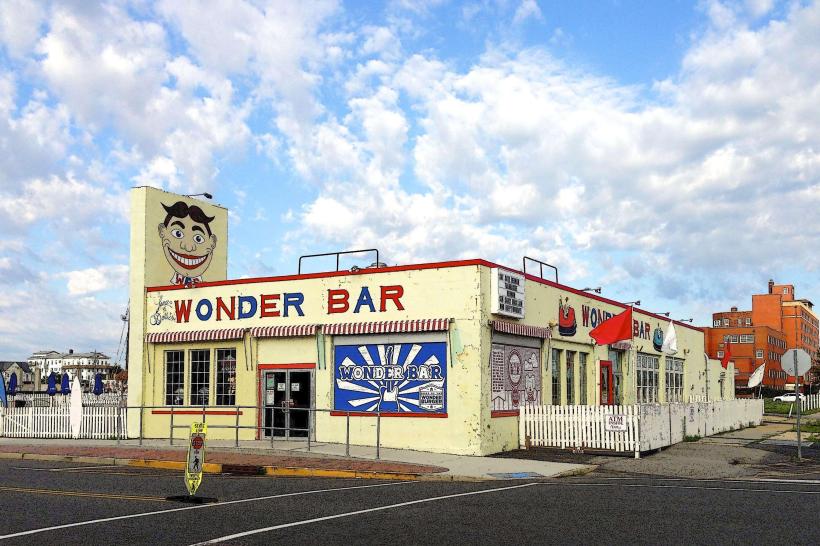 Wonder Bar