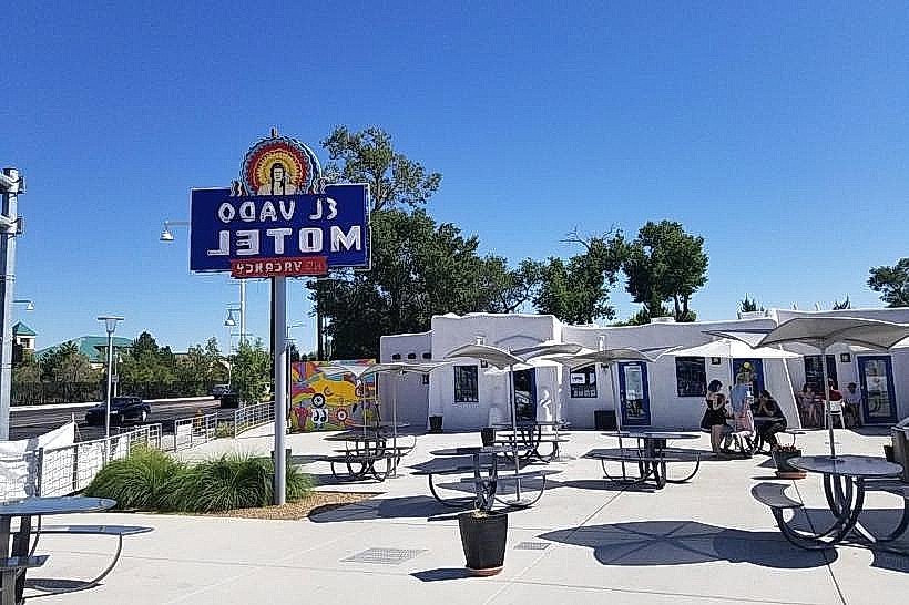 El Vado Motel (Historic Route 66)