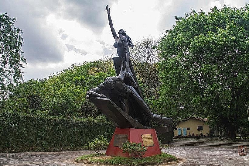 Bantayog ng mga Bayani (Monument of Heroes)