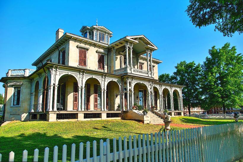 Jemison-Van de Graaff Mansion