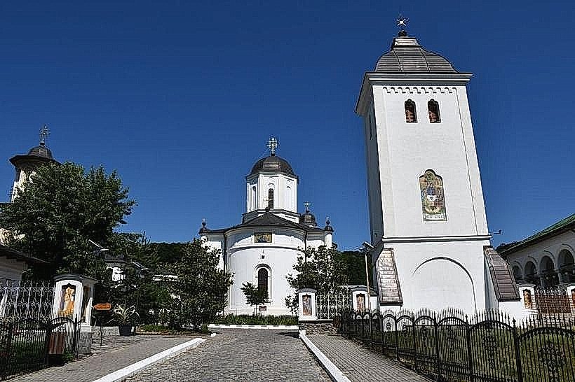 Archdiocese Cathedral of Râmnicu Vâlcea (Saint Nicholas Cathedral)