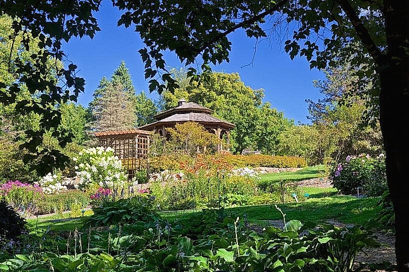 Dubuque Arboretum & Botanical Gardens