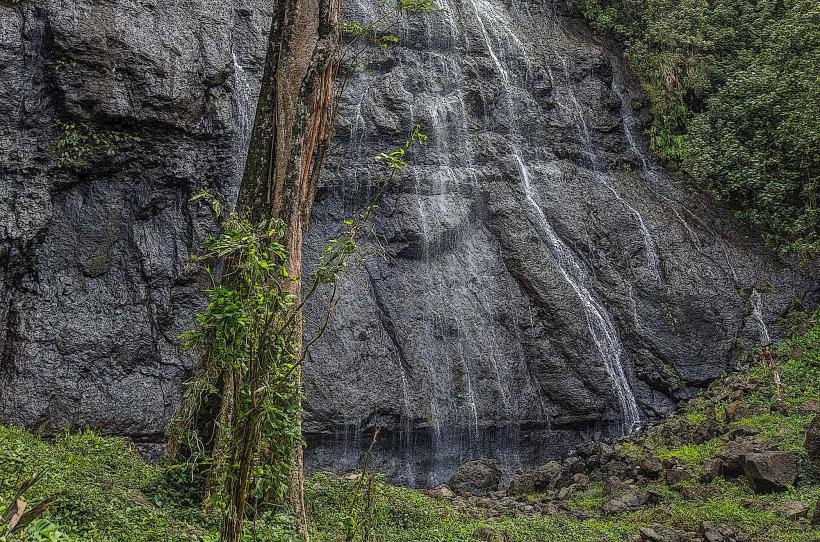 Afareaitu Waterfalls