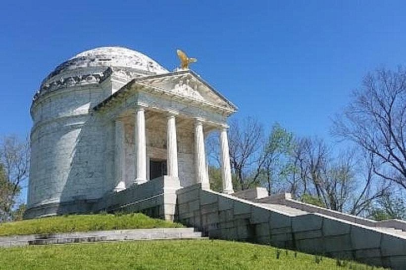 Illinois Memorial