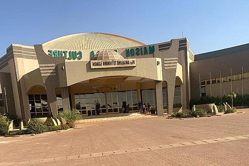 Houet Regional Cultural Center